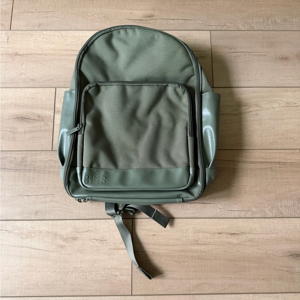 BÉIS Olive Backpack *Sold Out*